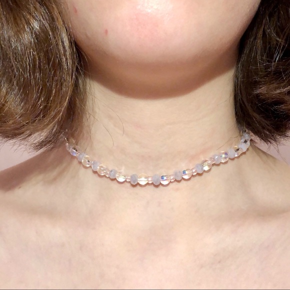 Handmade iridescent beaded choker - Picture 2 of 2